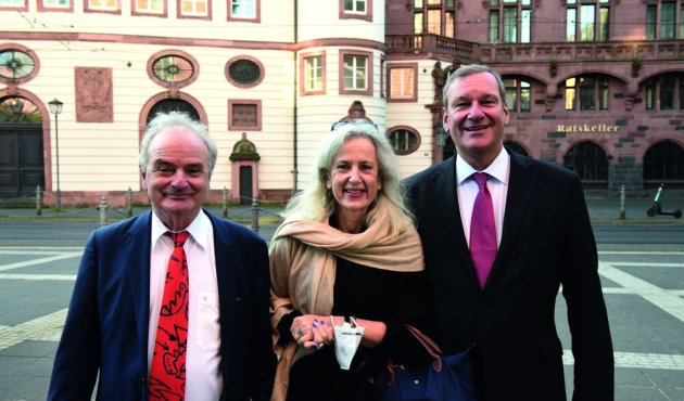 Dietrich zu Klampen mit Barbara und Stefan Weidle bei der Friedenspreisverleihung 2021 