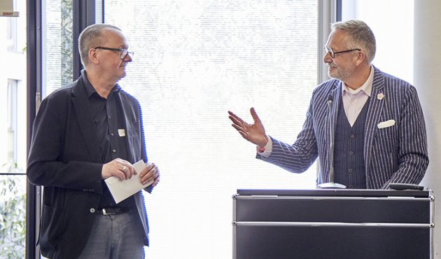 Hauptgeschäftsführer Peter Kraus vom Cleff dankt Michael Kursiefen