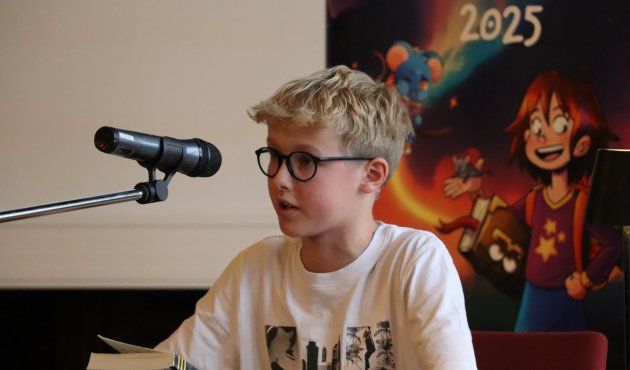 Gustav Montag liest sich zum Sieg