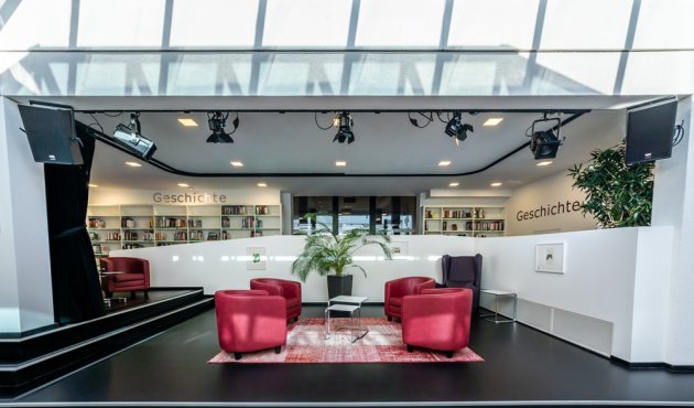 Innenansicht der Stadtbibliothek Siegburg