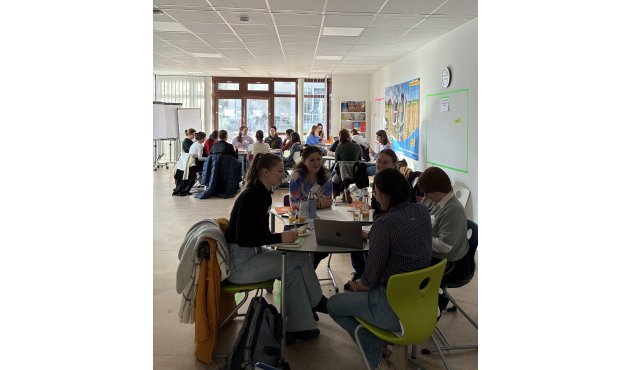 Projektarbeit beim Präsenztreffen der Zukunfts-AG 