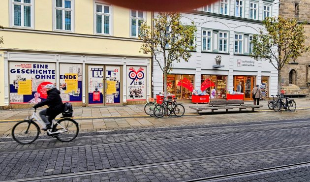 Schaufenster zur Firmengeschichte