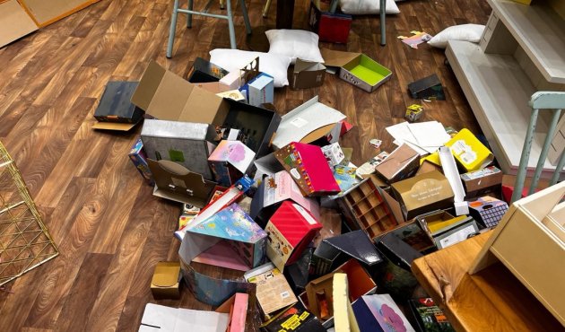 Bild der Verwüstung: Auf den Boden geworfene Ware