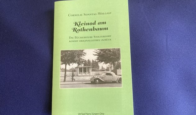 Cornelie Sonntag-Wolgast: "Kleinod am Rothenbaum. Die Bücherstube Stolterfoth kommt originalgetreu zurück"