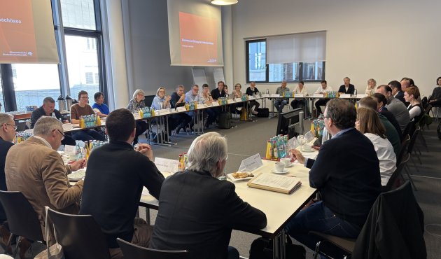 Die Mitglieder der Fachausschüsse für Verlage sowie Sortiments- und Zwischenbuchhandel bei der gemeinsamen Fachausschuss-Sitzung