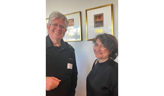 Verleger und Sprecher Claus Vester (cc-live) und Sprecherin Maria Garde