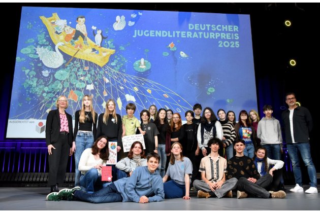 Die Jugendjury, bestehend aus sechs Leseclubs
