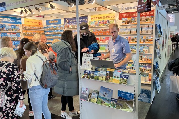 Foto vom Stand des Reisebuchladens
