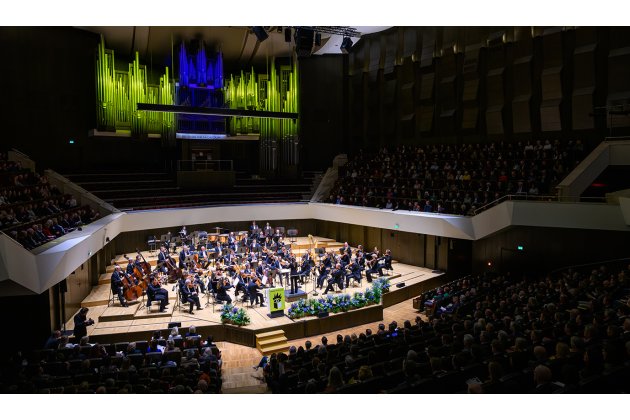 Blick in den Saal mit Gewandhaus-Orchester
