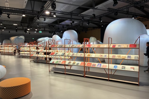 Bücherpräsentation im Ehrengast-Pavillon