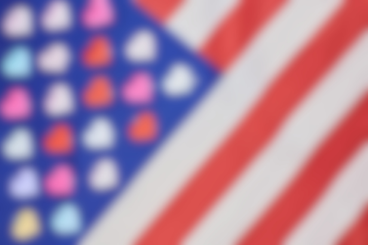 US-Flagge mit Herzen statt Sternen