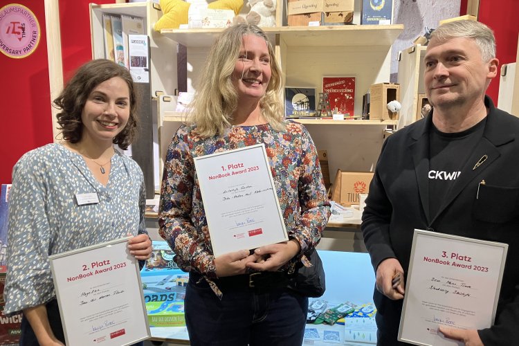 Nonbook-Award-Sieger: Stefanie Tscherner, Petra Forssberg und Clemens Hein