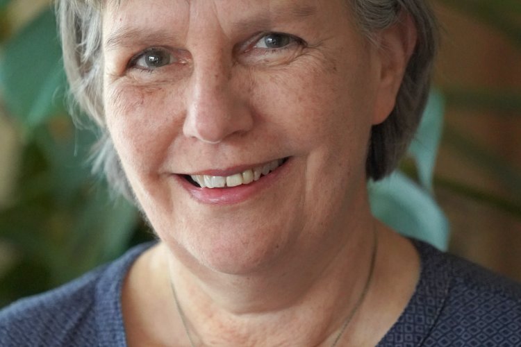 Anne Emmert lächelt