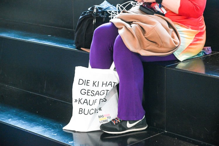 Schnappschuss bei der letztjährigen Buchmesse. Die Themen bleiben:  KI klug einsetzen, Kund:innen zu Fans machen, interessante Bücher verlegen