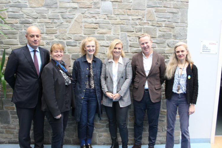 Phaedon Kidoniatis, Vorstandsmitglied Barbara Budrich, Schatzmeisterin Renate Punka, FEP Director Anne Bergman-Tahon, Vorsitzende Sonia Draga, Vorstandsmitglied Jesper Monthán und Vorstandsmitglied Catherine Blache