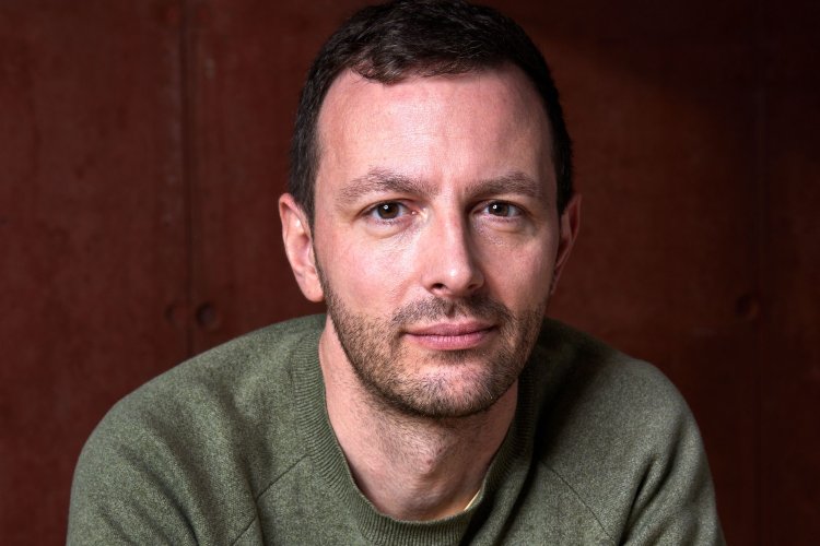 Porträtfoto Sebastian Guggolz