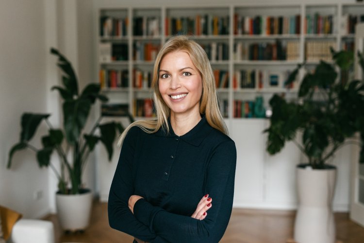 Kristin Rosenhahn im Büro