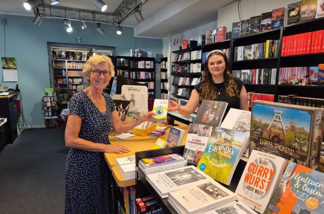 Einzug in die Buchhandlung ihrer Kindheit