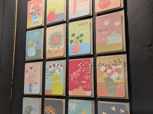 Bunte Postkarten gibt es bei passerelle