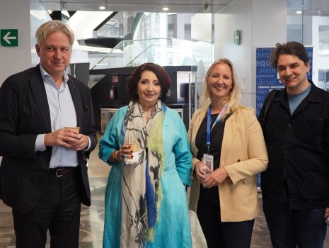 Gruppenbild mit Juergen Boos, Chef der Frankfurter Buchmesse