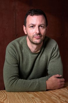 Porträtfoto Sebastian Guggolz