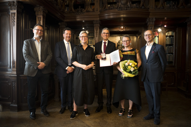 Österreichisches Ehrenkreuz für Oliver Zille